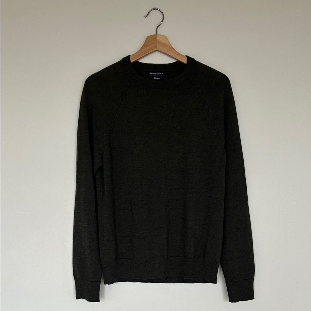Banana Republic Men's Dark Gray Crewneck Merino Wool Sweater